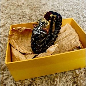 Custom made paracord bracelet “Odin with Onyx stones and golden feathers”